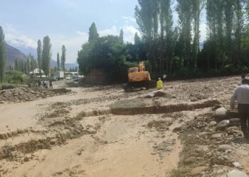 Ош жана Баткенде сел жүрүп, айрым жолдор жабылды