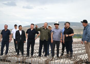 Нурланбек Шакиев иш сапарын Өзгөн районунда улантты