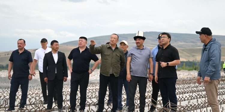 Нурланбек Шакиев иш сапарын Өзгөн районунда улантты