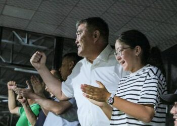 Камчыбек Ташиев кызы Сумая менен беттеш көрүүгө барды