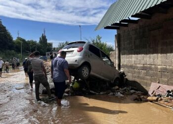 Оштогу сел: агызып кеткен 5 унаа чыгарылды, дагы 2 унаа изделип жатат