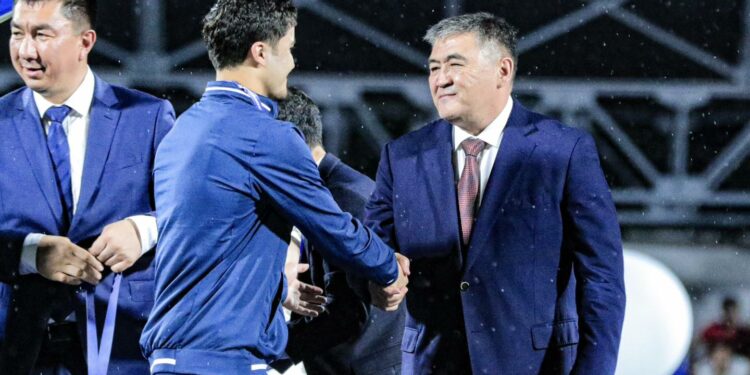 Кыргызстандын жаштар курамасы Борбор Азиянын чемпионатынын күмүш медалдарына ээ болду