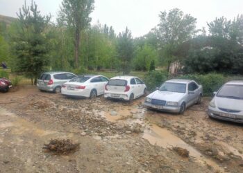 Ошто сел жүрүп, Бөрүбай-Атадагы эс алуучулар куткарылып жатат