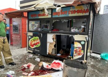 Жалал-Абадда газдалган суу сатуучу күркөдө баллон жарылып, 1 адам каза тапты