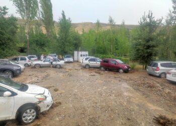 Ошто сел жүрүп, Бөрүбай-Атадагы эс алуучулар куткарылып жатат