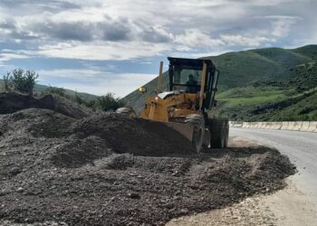 Ош-Баткен-Раззаков унаа жолу бир тараптуу ачылды