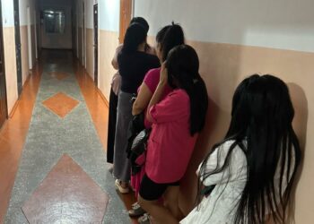 Оштогу «притон» рейди: Сойкулук жасоого шектүү 16 кыз кармалды