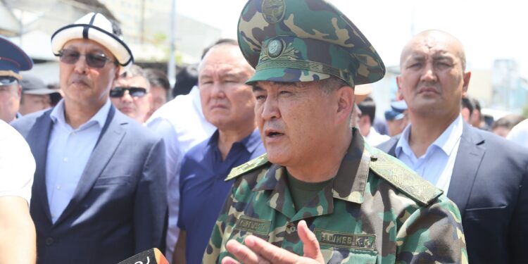 Ташиев: «Папан суу сактагычынан Ак-Буурага көп суу коё берилген. Башчылары жооп берет»