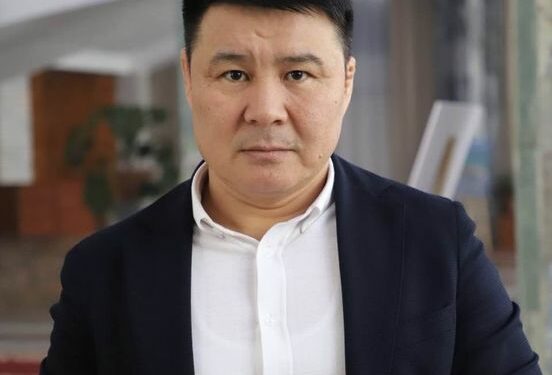 «Эл үчүн кандай күйсөм, ошол принцибим күчөйт, азайбайт!». Икрамов мандатын тапшырганы тууралуу үн катты