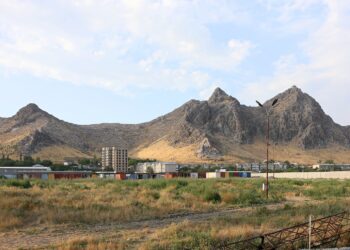 Оштогу борбордук базар Жапалак айылына көчүрүлөт