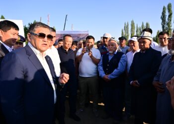 Камчыбек Ташиев Ош-Ноокат жолунда иштин жай жүрүп жатканын айтты