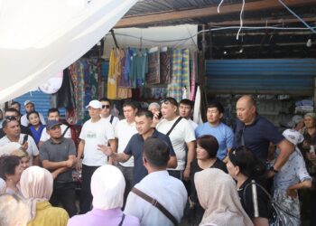 Ош шаарынын борбордук базарын жаңы жерге көчүрүү боюнча соодагерлерге түшүндүрүү иштери жүргүзүлдү