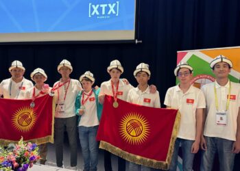 Алгачкы алтын! Математика боюнча эл аралык олимпиадада тарых жараткан окуучуну тосуп алышты