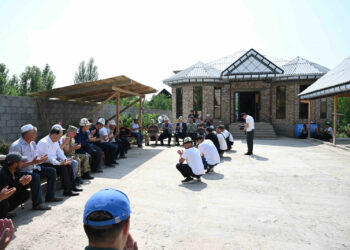 Акылбек Жапаров Ноокаттагы өзгөчө кырдаалдын кесепеттерин жоюунун жүрүшү менен таанышты