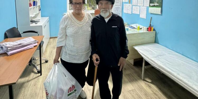 Ташиев 76 жаштагы аксакалга жардам көрсөттү