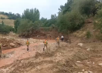 Кара-Кулжада сел суусу унааны агызып кеткен. 3 адам каза болуп, бирөө изделүүдө