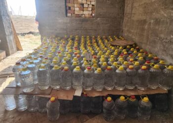 Ошто 2 тоннадан ашык мыйзамсыз өндүрүлгөн спирт ичимдиктери аныкталды