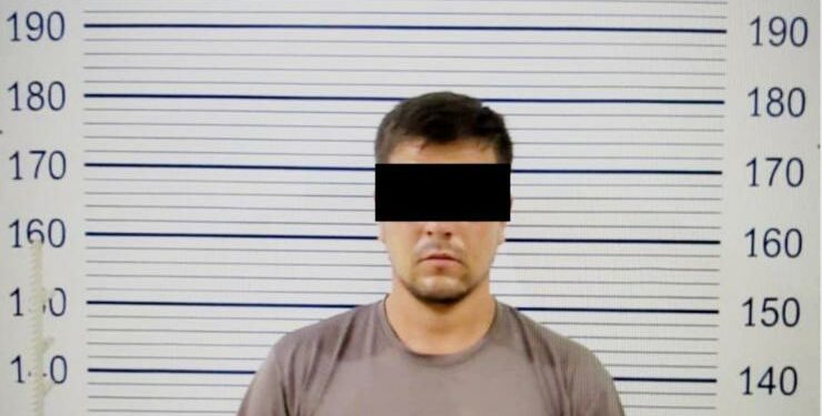 «Өзбекстанга өткөрүп бермек». Баткенде 15 килограмм баңгизат менен чет өлкөлүк жаран кармалды