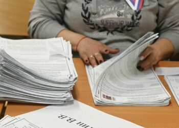 Сузак округу боюнча 12 адам депутаттыкка талапкерлигин көрсөттү