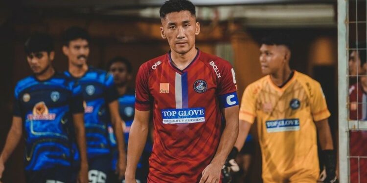 Кыргыз кураманын футболчусу машыгуу учурунда мушташып кеткени үчүн 5 жылга четтетилди