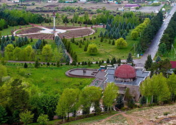 Таласта депутат окуучу баланы кулчулукта кармап жүргөнбү? Милиция маалымат берди