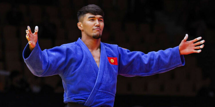 Эрлан Шеровдун машыктыруучусу анын үйлөнө турганын айтты