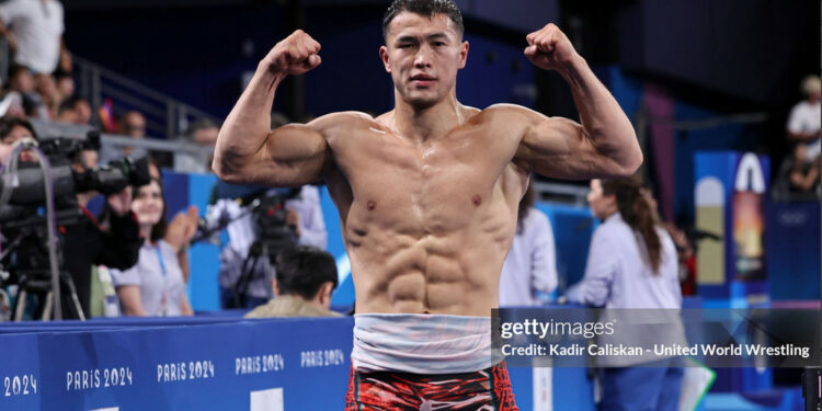 Акжол Махмудов: «Талыкпай эмгектенип, алтын медалга жетем»