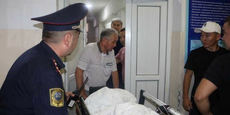 Ысык-Көлдө кызмат учурунда унаа сүзүп кеткен жол тескөөчүнүн бүгүнкү абалы айтылды