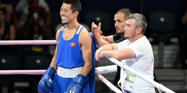 «Башында тартындым». Мунарбек Сейитбек уулуна секундант болгон өзбек машыктыруучунун маеги