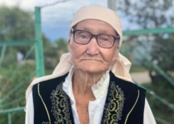 “Ата-Бейиттин” сырын ачкан Бүбүйра Кыдыралиева көз жумду. Өлкө башчысы көңүл айтты