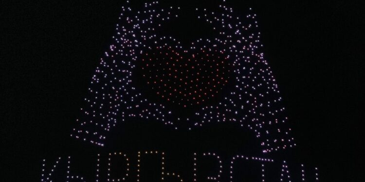 Бишкекте дрондор шоу көрсөтөбү? Даярдыкка көз чаптырыңыз (видео)