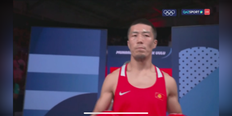 Баракелде! Боксчу Мунарбек Сейитбек уулу алгачкы атаандашын жеңди