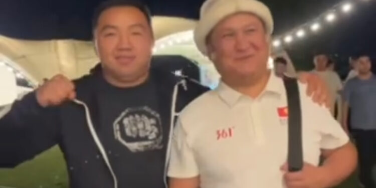 Мунарбек Сейитбек уулунун машыктыруучусунун беттештен кийинки эмоциясы (видео)