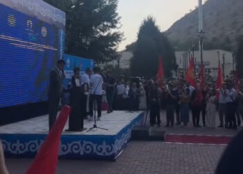 Мунарбек Сейитбек уулу, Акжол Махмудов жана Кубанычбек Айбек уулуна Ошто кандай сый көрсөтүштү?