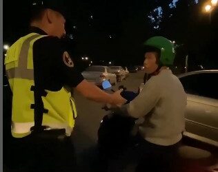 Милиция Бишкекте самокат, мото жана скутерде жүрүүдө жол кырсыктар көбөйүп жатканын билдирди
