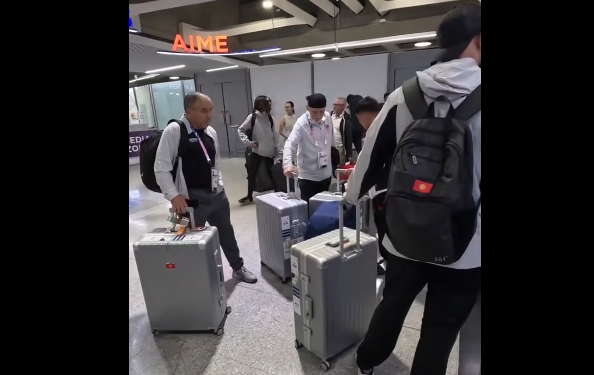 Кыргызстандын грек-рим күрөшү боюнча курама командасы Парижге жетти (видео)