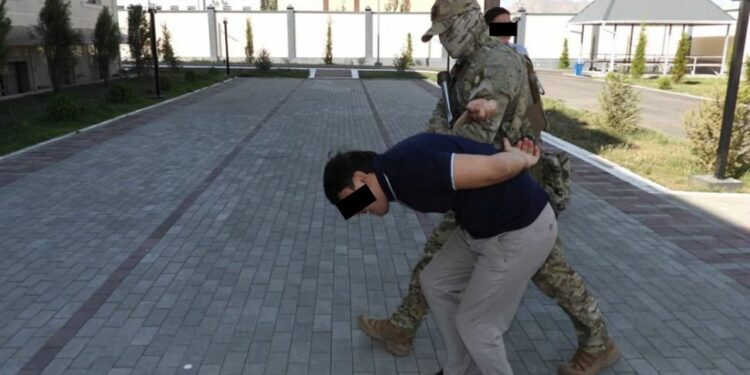 Эл аралык издөөдө жүргөн жаран Баткенде кармалды