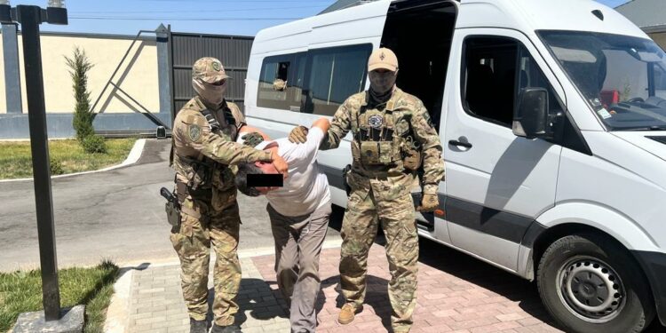 Өзбекстандык кримавторитет «Салимбайдын» кыргыз тарапташы кармалды (видео)