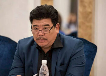 Министр: «Орусиялык ырчылар өзүлөрү «куттуктап коёлу» деп жатышса, жок келбегиле демек белек?»