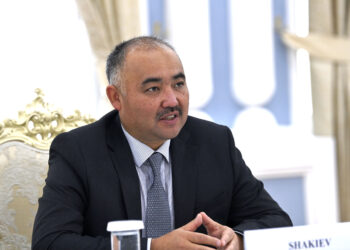 Төрага Нурланбек Шакиев баштаган депутаттар Өзбекстанга иш сапары менен жөнөп кетти