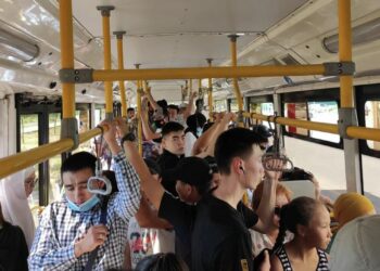 Бишкек мэриясы муниципалдык кызматкерлердин жеке унааларын колдонуусуна чектөө киргизди