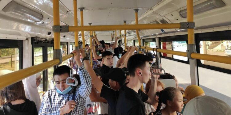 Бишкек мэриясы муниципалдык кызматкерлердин жеке унааларын колдонуусуна чектөө киргизди