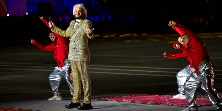 Атабеков, Сатылганова, Киркоров… «Ала-Тоо» аянтында өткөн гала-концерттен сүрөт, видео