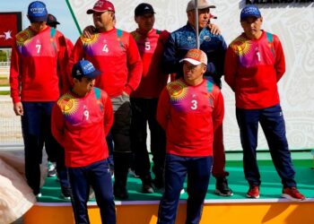 Дүйнөлүк көчмөндөр оюндары: Сыйлоо аземинде кыргыз улакчылары медалын чечип салышты