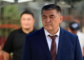 Камчыбек Ташиев бүгүн 56 жашка чыкты. Соцтармакта кандай куттуктап жатышат?