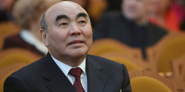 Жогорку Кеңештин комитети Акаевдин арызы боюнча депутаттык комиссия түзүүнү колдогон жок