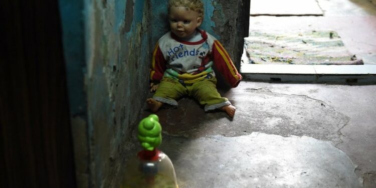 Ысык-Көлдө 9 жашар кыз сабалып, 2 шектүү тарабынан зордукталган