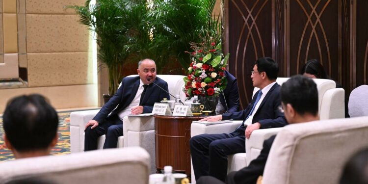 Шакиев кытай инвесторлорун кызматташууга чакырды