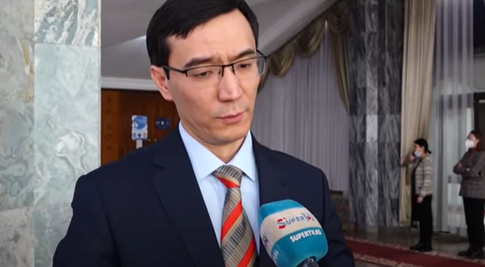 Депутат Алиев: «Айрым депутаттарга караганда денесин саткан аялдар жогору турат»