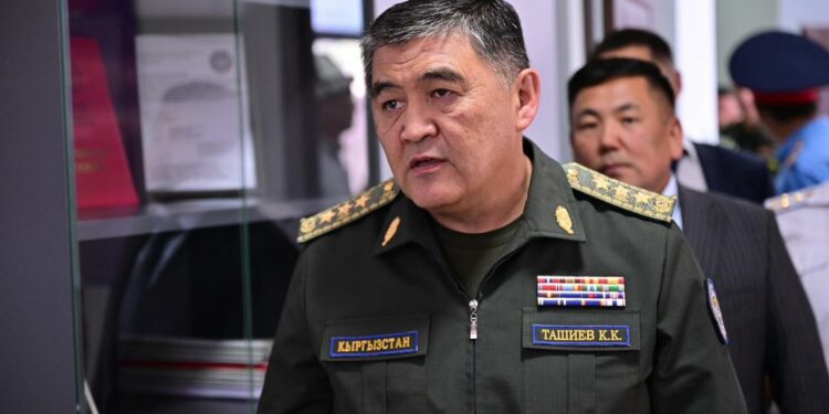 Камчыбек Ташиев: «Кадамжайда уюшкан кылмыштуу топтордун мүчөлөрү иштерге кийлигишип жатат»
